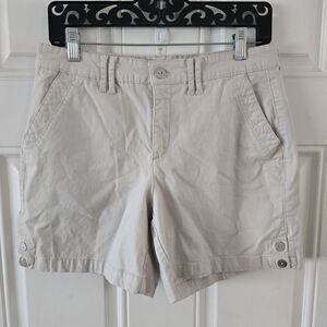 Gloria Vanderbilt Womens Shorts Size 6 Khaki All-Around Slimming Effect Stretchy